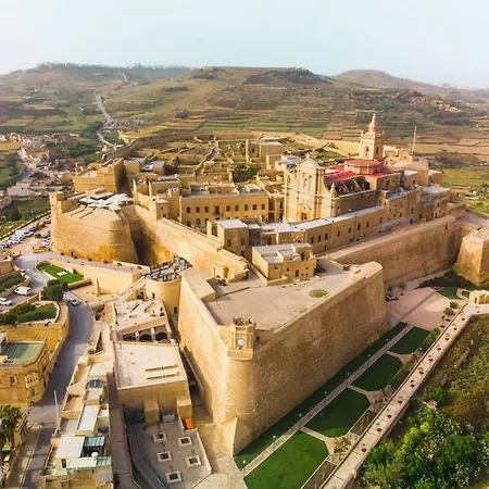 Feriehus Ta'leli Pool In Gozo - Happy *