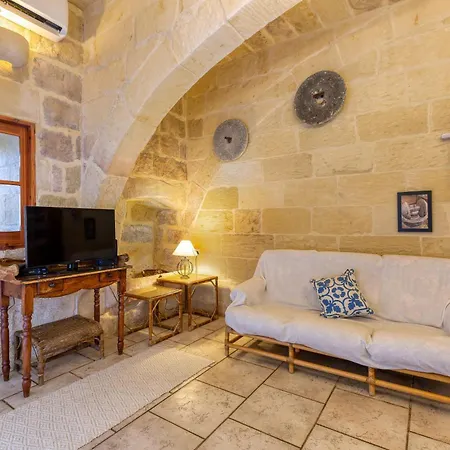 Feriehus Ta'leli Pool In Gozo - Happy *