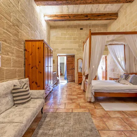 Vakantiehuis Ta'leli Pool In Gozo - Happy Għarb