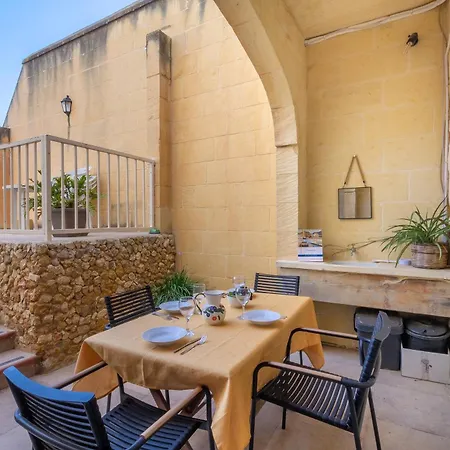 Feriehus Ta'leli Pool In Gozo - Happy