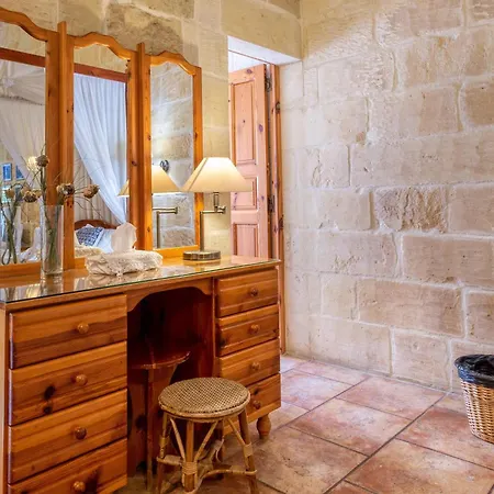 Ta'leli Pool In Gozo - Happy Сasa de vacaciones Għarb