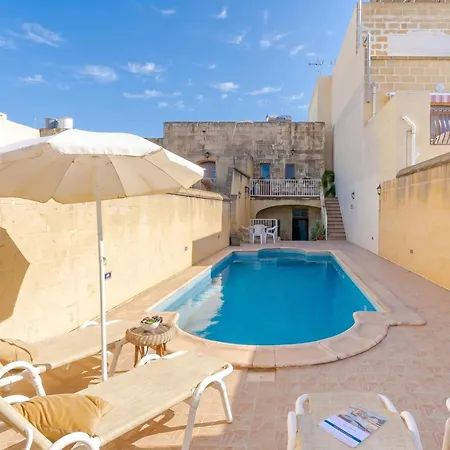 Ta'leli Pool In Gozo - Happy