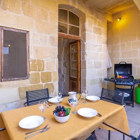 Дом отдыха Ta'leli Pool In Gozo - Happy
