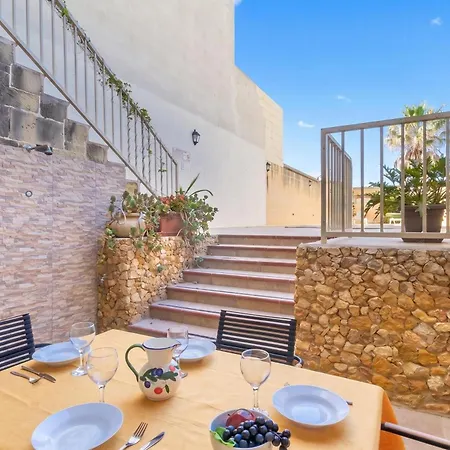 Дом отдыха Ta'leli Pool In Gozo - Happy